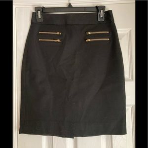 Banana Republic Black Skirt zippers size 0